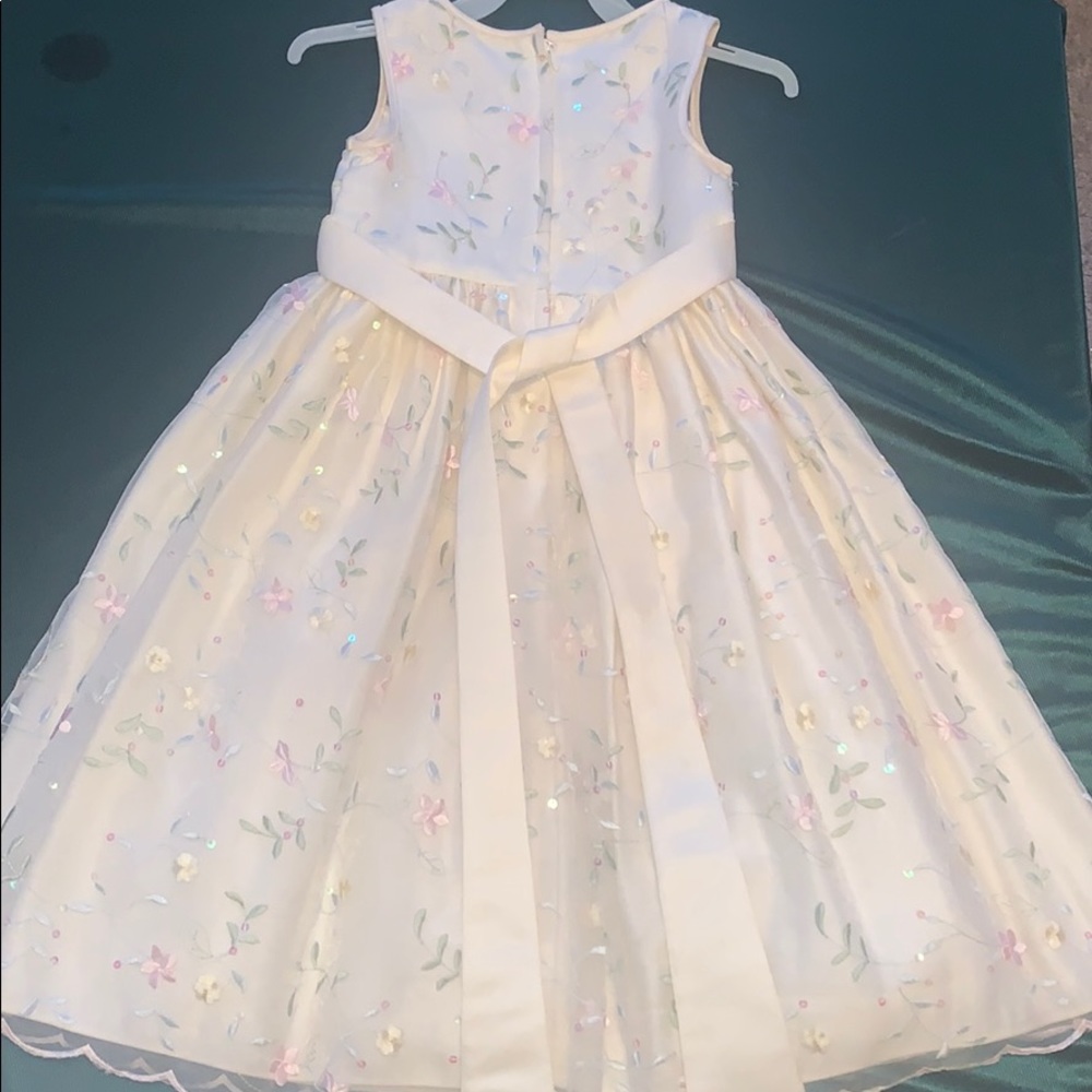 Dress - Picture 5 of 5